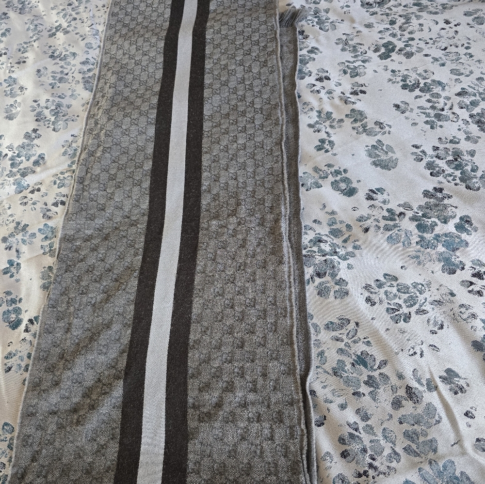 Authentic Gucci Gray And Black Patterned Scarf Fo… - image 3
